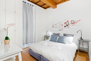 2 chambres, fer et planche à repasser, Wi-Fi, draps fournis