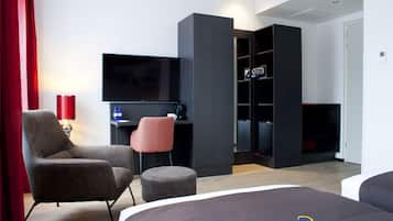 Televisión de pantalla plana de 25 pulgadas con canales vía satélite