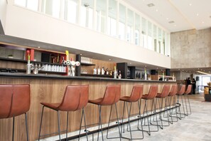 Bar (trong khuôn viên)