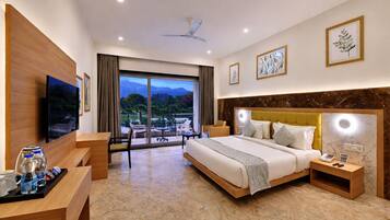 Desk, rollaway beds, free WiFi, bed sheets