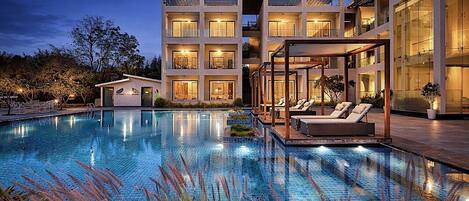 Vista frontal de la propiedad