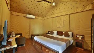 In-room safe, desk, free WiFi, bed sheets