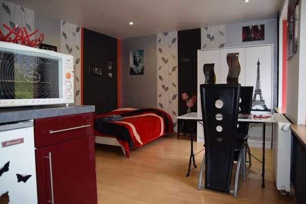 1 bedroom, iron/ironing board, travel crib, free WiFi