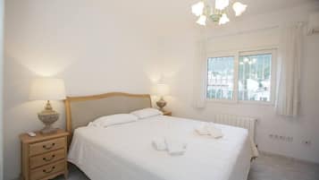 4 habitaciones, tabla de planchar con plancha, cuna de viaje y wifi