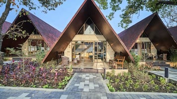 Forest Villa | Iron/ironing board, free WiFi