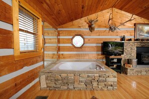 Interior - Gettin' Lucky | By Colonial Properties (Pigeon Forge)