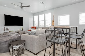 House, 5 Bedrooms | Living area | 30-inch TV with cable channels