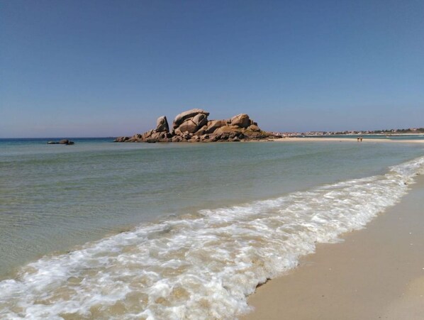 Platja a a prop 
