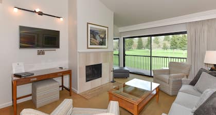 760 S At Silverado 1 Bedroom Condo by RedAwning