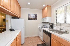 Condo, 1 Bedroom | Private kitchen | Fridge, oven, coffee/tea maker, toaster - 760 S At Silverado 1 Bedroom Condo by RedAwning (Napa)