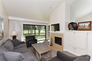 Condo, 1 habitación | Área de sala de estar