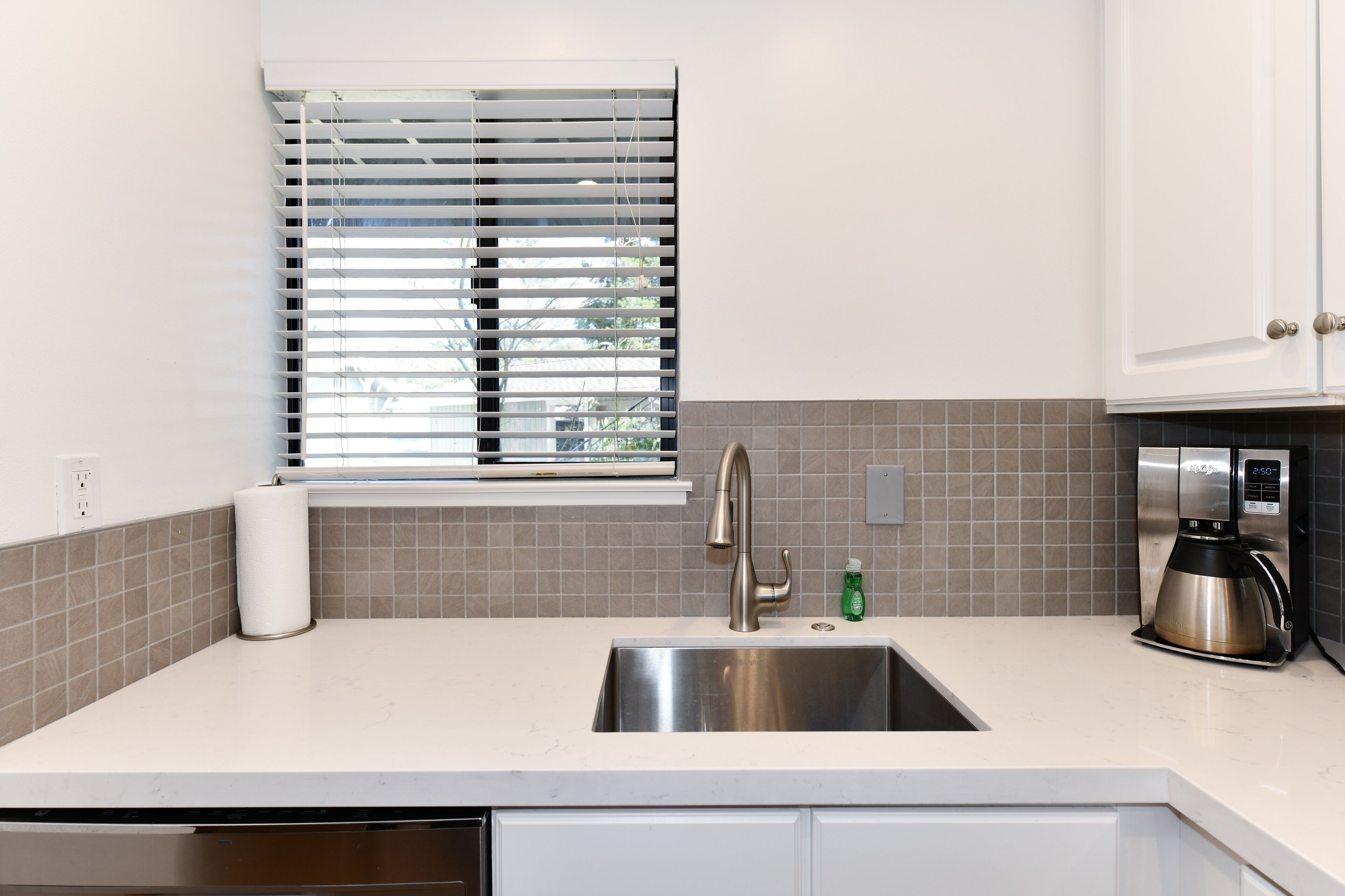 Condo, 2 phòng ngủ | Bếp riêng | Tủ lạnh, lò vi sóng, lò nướng, máy rửa bát 