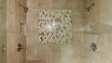 Condo, 2 Bedrooms | Bathroom | Hair dryer, towels, shampoo