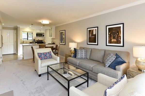 Condo, 1 Bedroom | Living area | Books