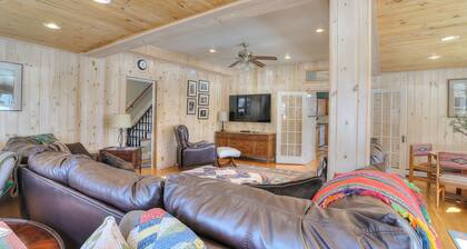 Upea kaupungin koti, kävelyetäisyydellä Rangeley Lakesta