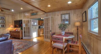 Upea kaupungin koti, kävelyetäisyydellä Rangeley Lakesta