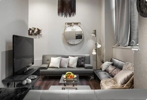 Living area - 1 BD Apartment - Birmingham Centre (Birmingham)