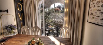 Kaunis mökki, poikkeuksellinen jokiranta Chesterin sydämessä