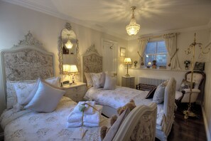 3 chambres, fer et planche à repasser, Wi-Fi gratuit, draps fournis
