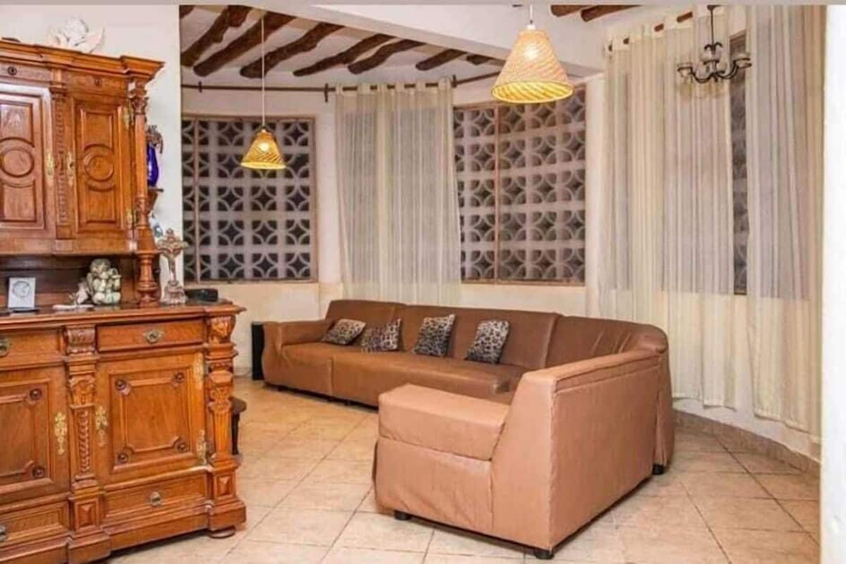 2 habitaciones, colchones con efecto memoria y cunas gratuitas