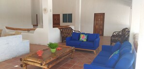 Flat-screen TV, Netflix, streaming services - Hotel Mozonte San Juan del Sur (San Juan del Sur)