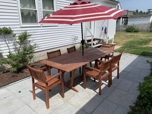 Outdoor dining - Strathmere charm at the Ruddy Turnstone Beach House! (Strathmere)