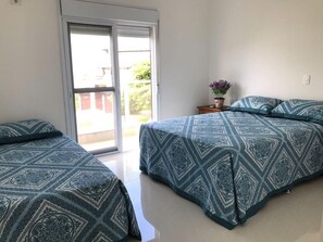 5 quartos, ferros/tábuas de passar roupa