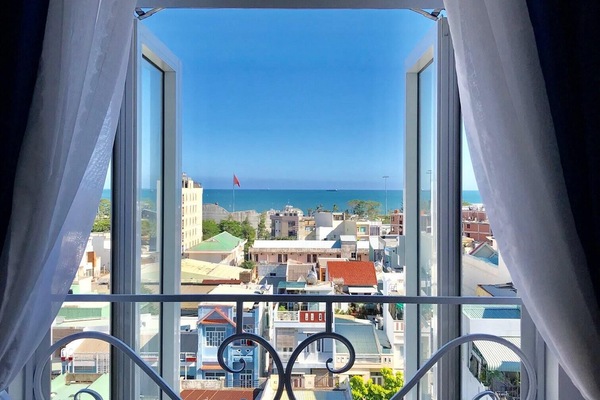 Premier Room, Bathtub, Sea View | Beach/ocean view