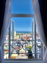 Premier Room, Bathtub, Sea View | Beach/ocean view