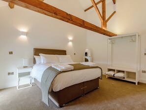 3 bedrooms, bed sheets