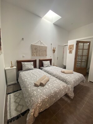 3 habitaciones, tabla de planchar con plancha y wifi gratis 