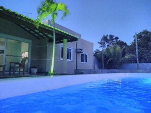 Indoor pool, outdoor pool - House with Pool in Gated Community Closed. Near Barra de Jacuípe/Guarajuba Beach. (Camaçari)