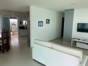 Smart TV, stereo - House with Swimming Pool Cond. Close to Barra de Jacuípe/Guarajuba Beach (Camaçari)