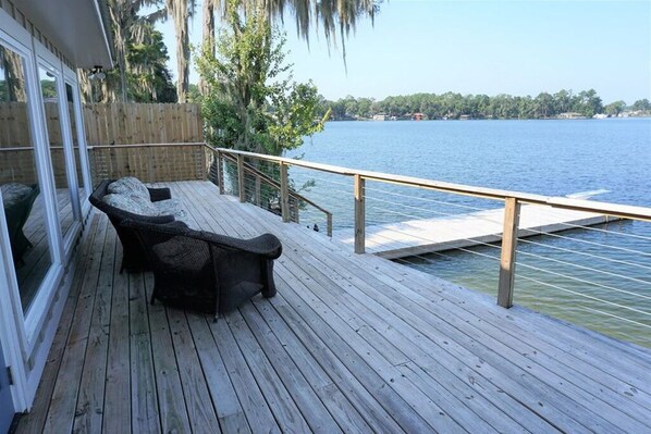 Terrace/patio - Perfect Cottage on the Lake (Lake Park)