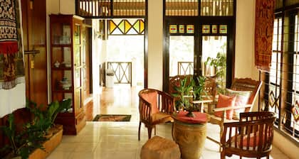 OYO 604 Cemara S Homestay