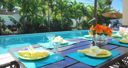 CASA DE PLAYA DE 4 ESTRELLAS DE LUJO DE 4 CAMAS + PISCINA CLIMATIZADA DE 40X20 PASOS A LA PLAYA ¡NUEVAMENTE AMUEBLADO!