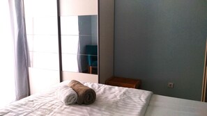 Exclusive Apartment (2) | 1 bedroom, desk, soundproofing, iron/ironing board - Apartments RA (Primosten)