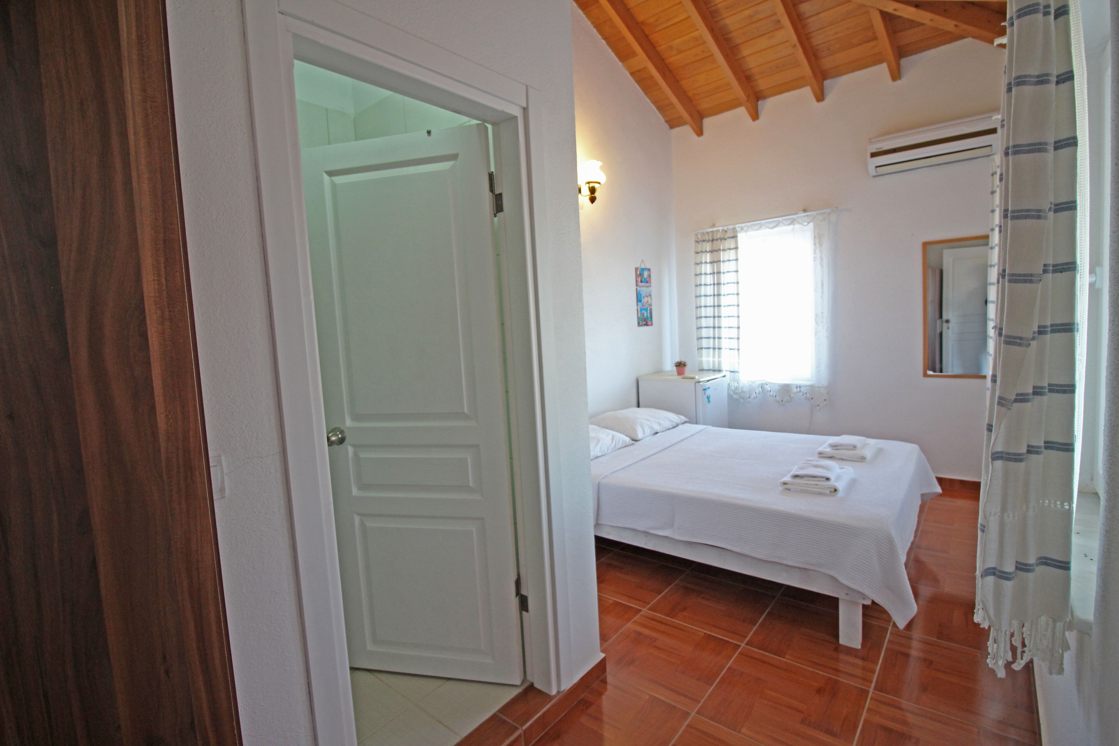 Standard Double Room, Sea View | Premium bedding, minibar, free WiFi, bed sheets