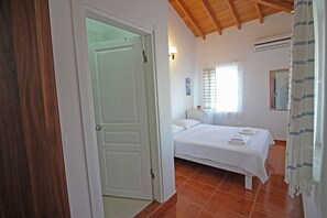 Standard Double Room, Sea View | Premium bedding, minibar, free WiFi, bed sheets - Ilgın Bag Evi (Bozcaada)