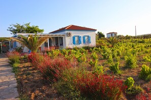 Garden - Ilgın Bag Evi (Bozcaada)