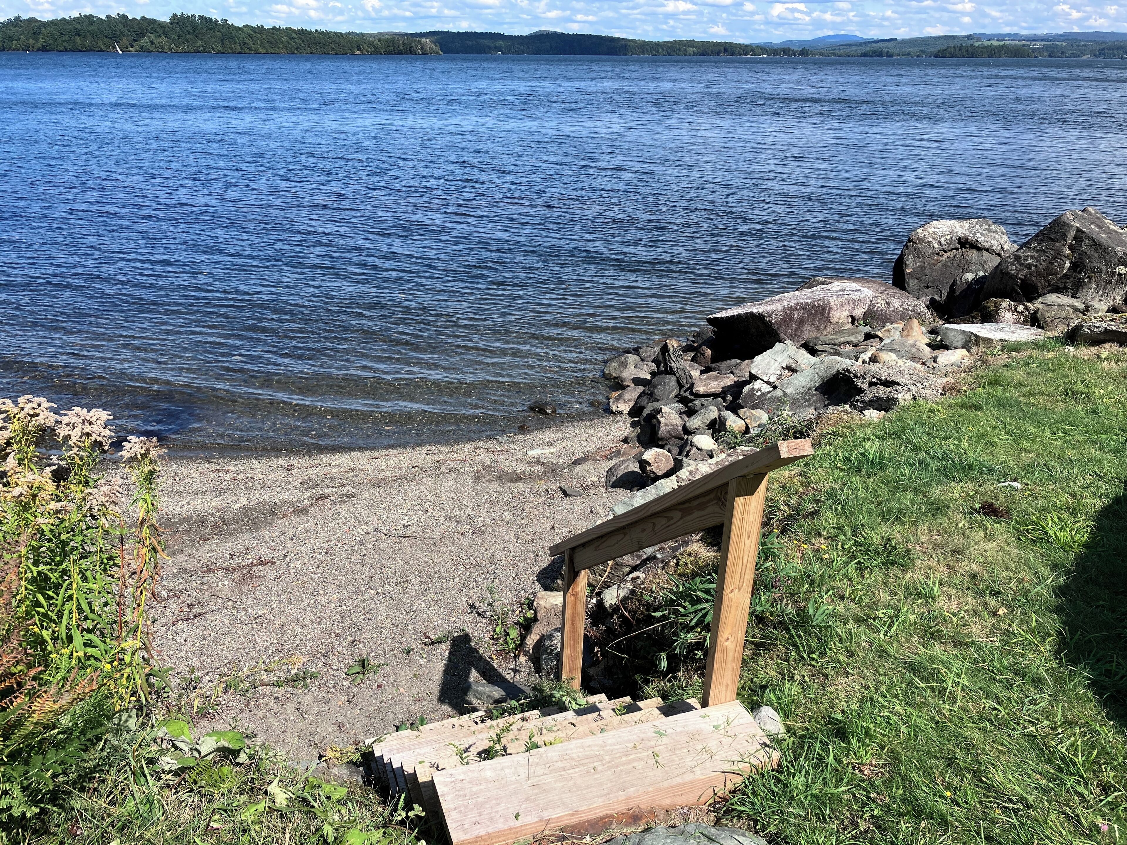 在海滩、沙滩椅