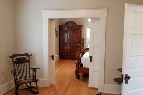 Authentic Turn-of-the-Century Farmhouse Delight