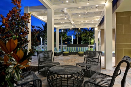 Terrace/patio. Home2 Suites Naples I-75 Pine Ridge Road, FL