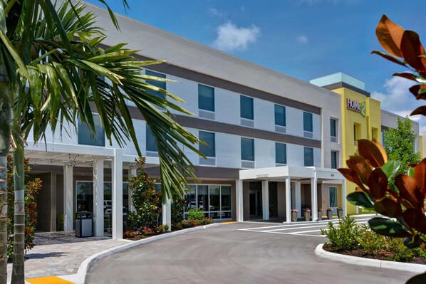Exterior - Home2 Suites Naples I-75 Pine Ridge Road, FL (Naples)