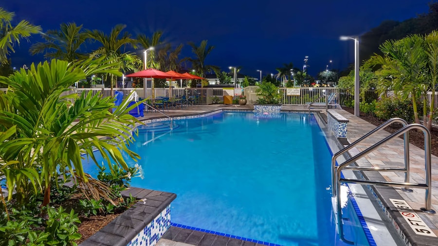 Home2 Suites Naples I-75 Pine Ridge Road, FL