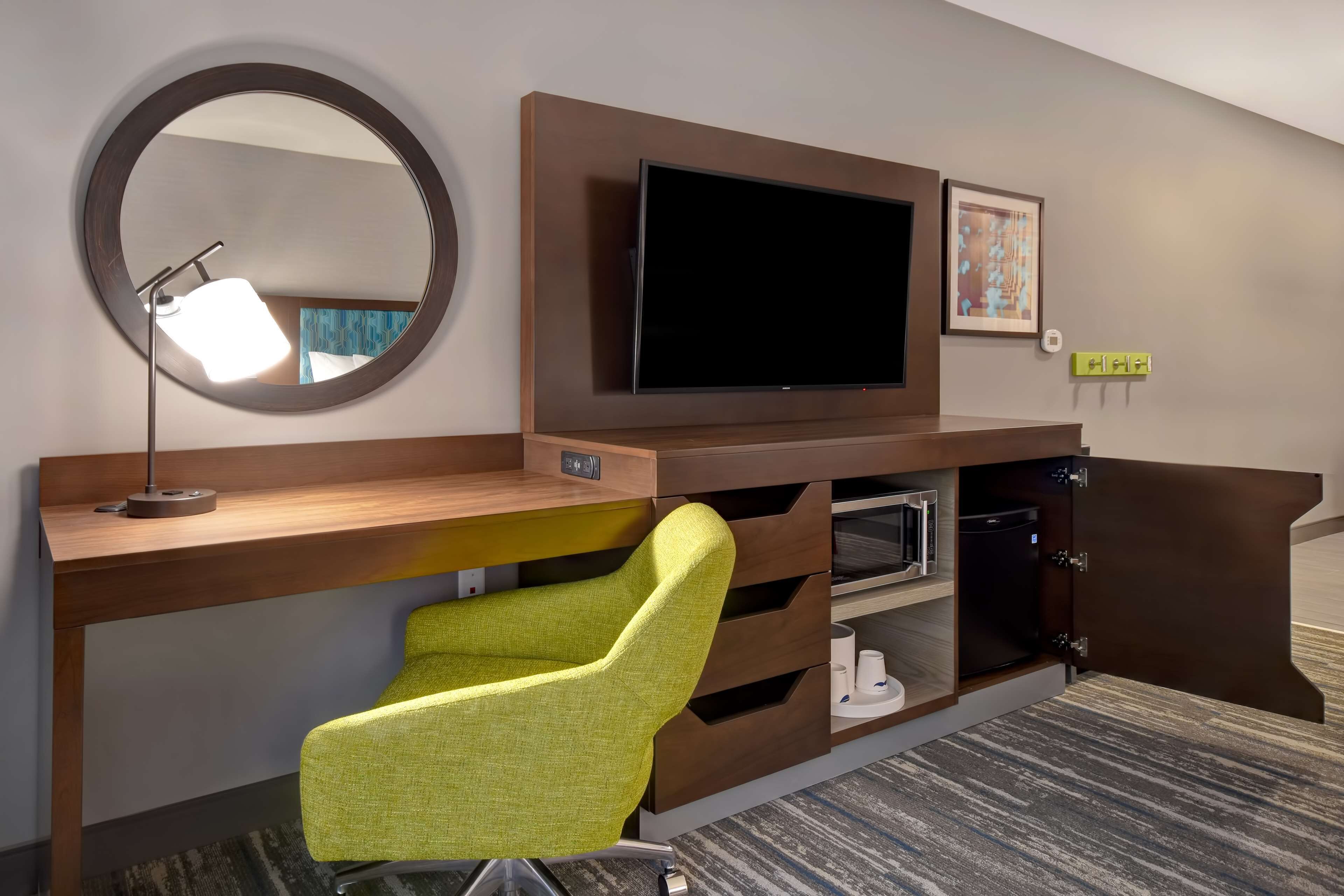 room, 1 king bed, accessible, non smoking (roll-in shower) | desk, laptop workspace, blackout curtains, iron/ironing board