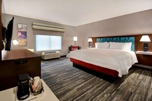 Desk, laptop workspace, blackout drapes, iron/ironing board - Hampton Inn Pleasant View, TN (Pleasant View)