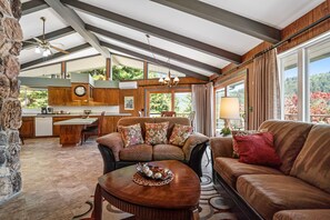 電視、書籍、影像庫、音響