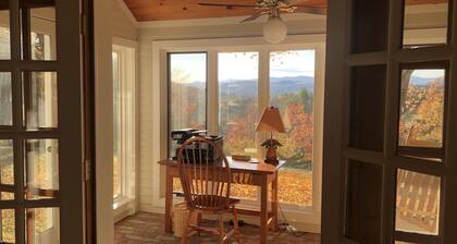 Spacious home on picturesque grounds with stunning views. Quechee - Woodstock
