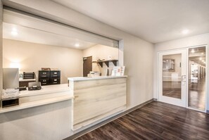Lobby - WoodSpring Suites Bradenton (Bradenton)